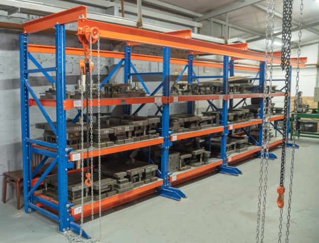 стеллажи для тяжелых грузов с талью
